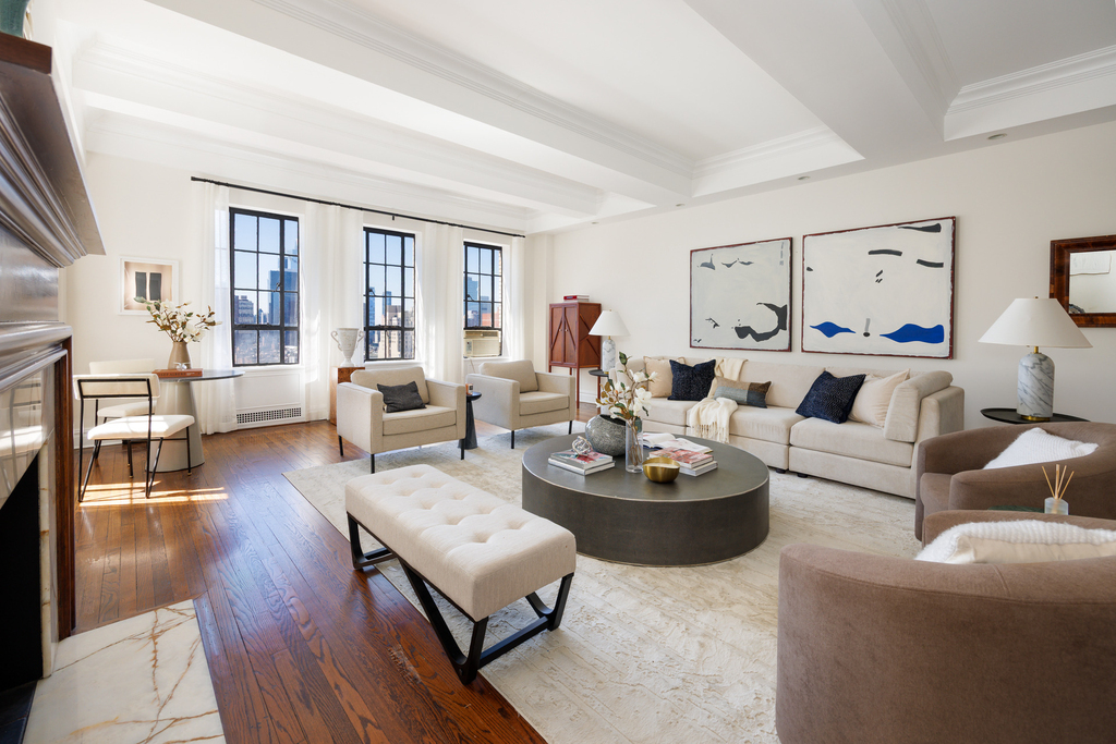 350 W 57th Street - Photo 0