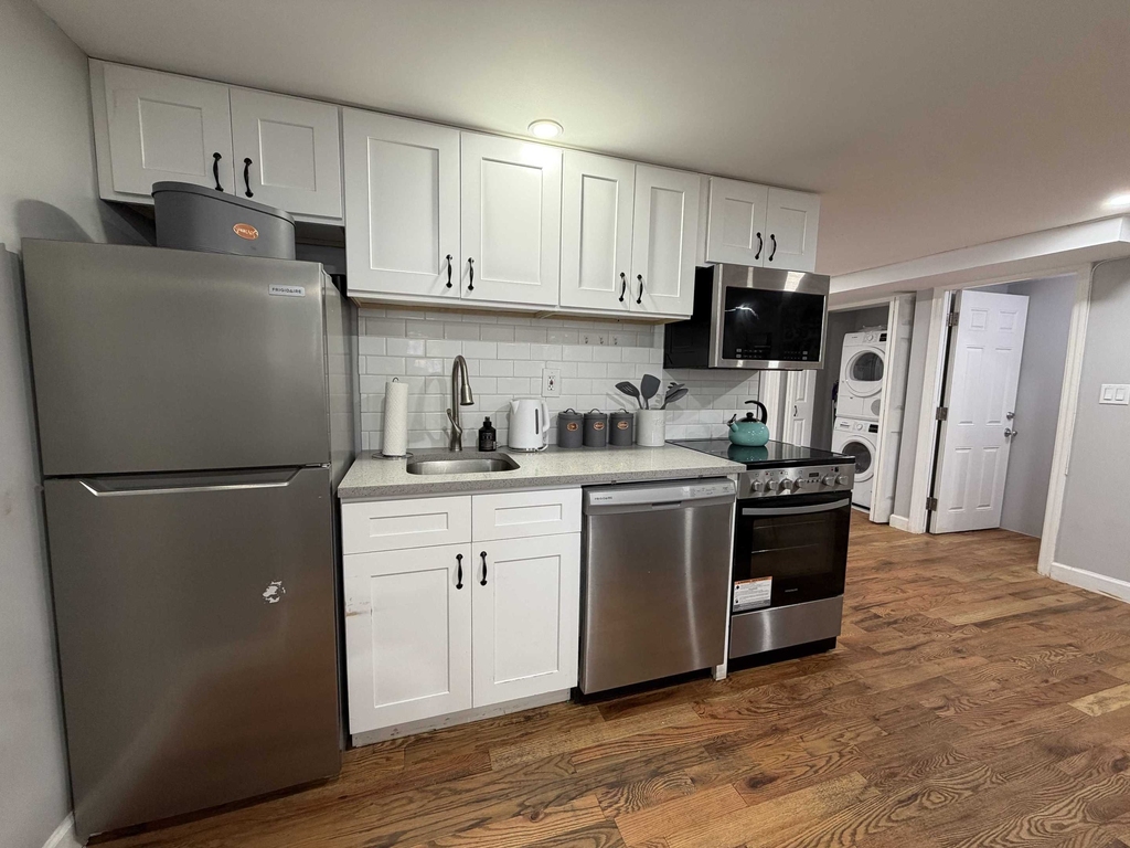 75 Woodbine Street - Photo 2