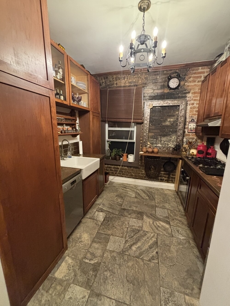513 W 135th Street - Photo 4