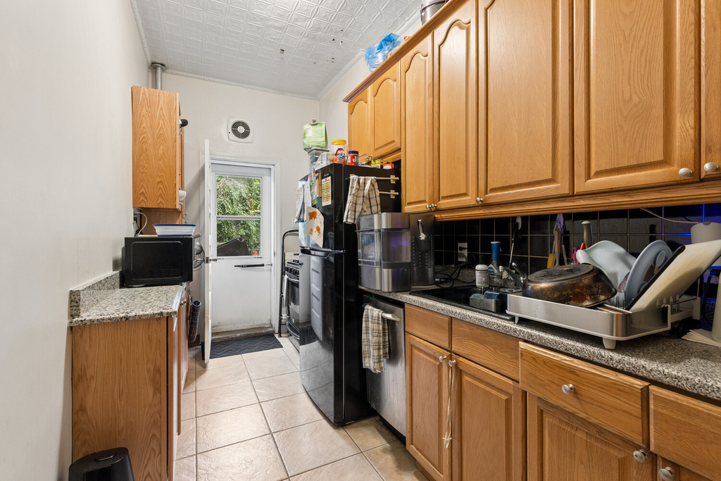 271 12th Street - Photo 3