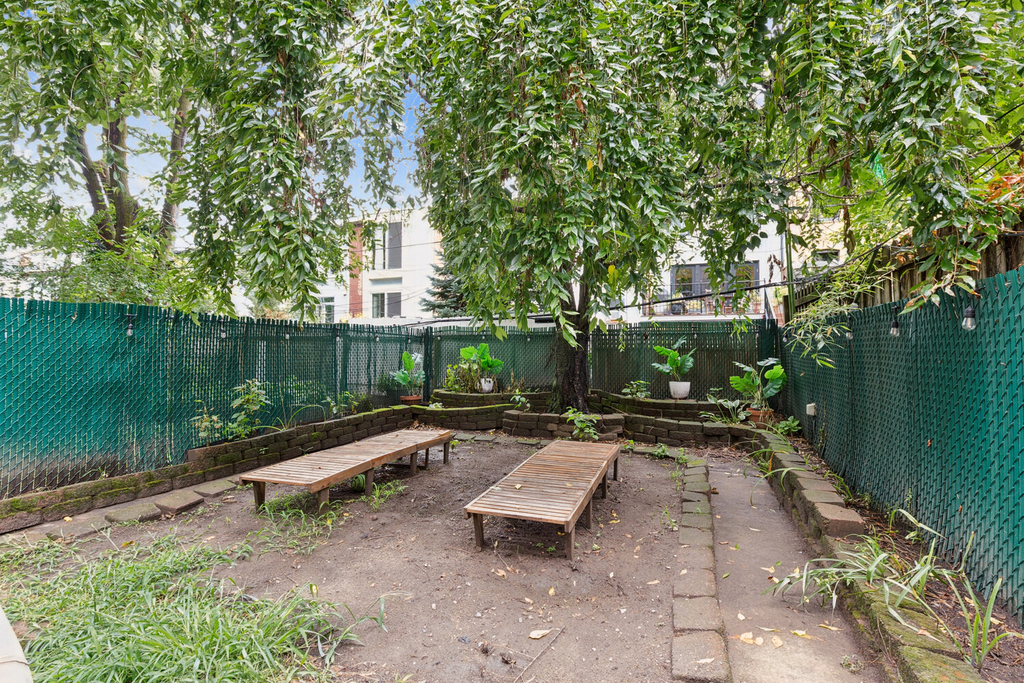 271 12th Street - Photo 4