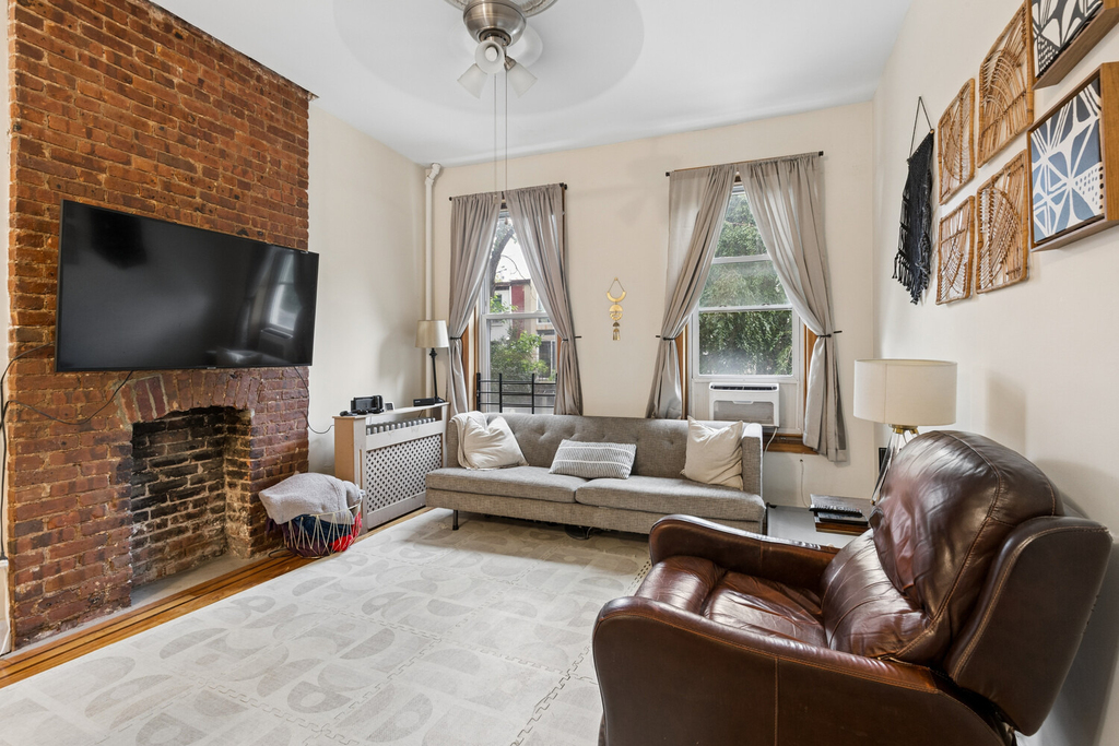 271 12th Street - Photo 5