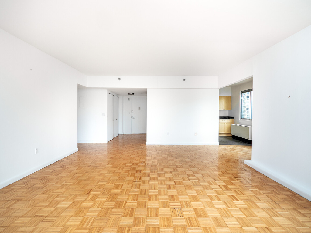308 E 38th Street - Photo 3