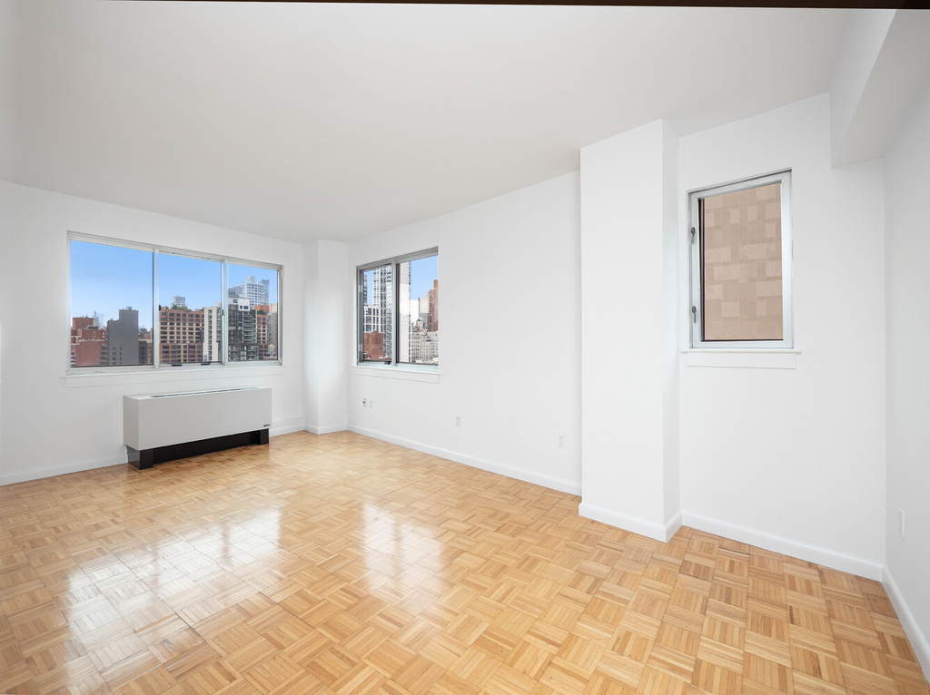308 E 38th Street - Photo 10