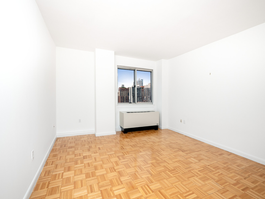 308 E 38th Street - Photo 12