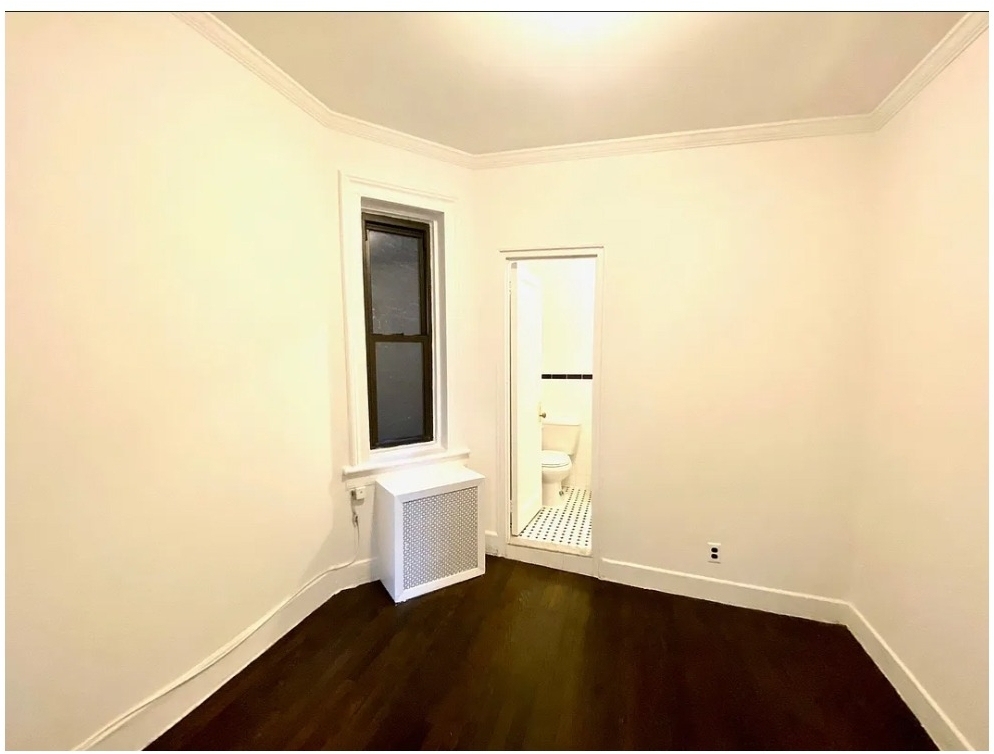 243 E 39th Street - Photo 3