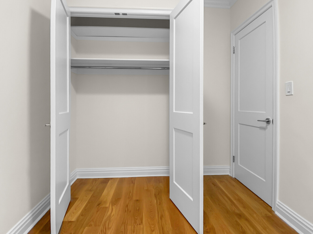 355 W 51st Street - Photo 3
