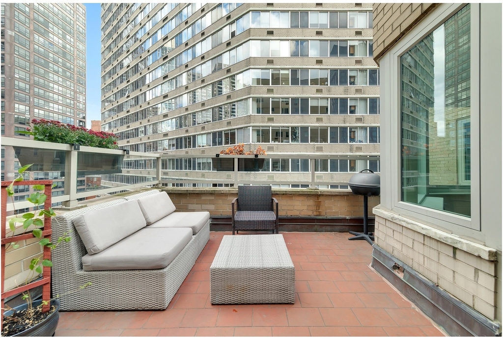 411 E 53rd Street - Photo 0
