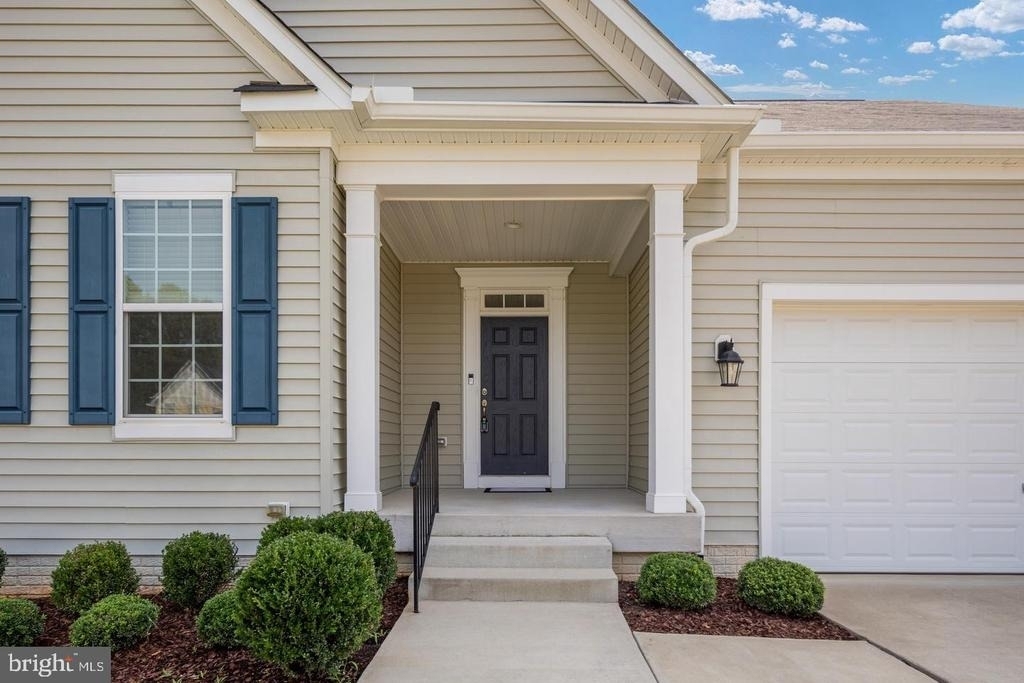 9627 Hillcrest Drive - Photo 2