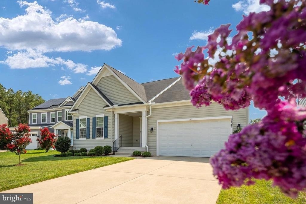 9627 Hillcrest Drive - Photo 3