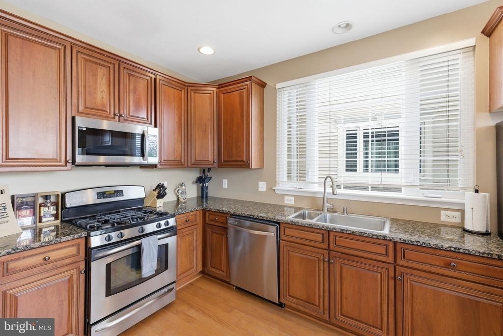 43905 Hickory Corner Terrace - Photo 6