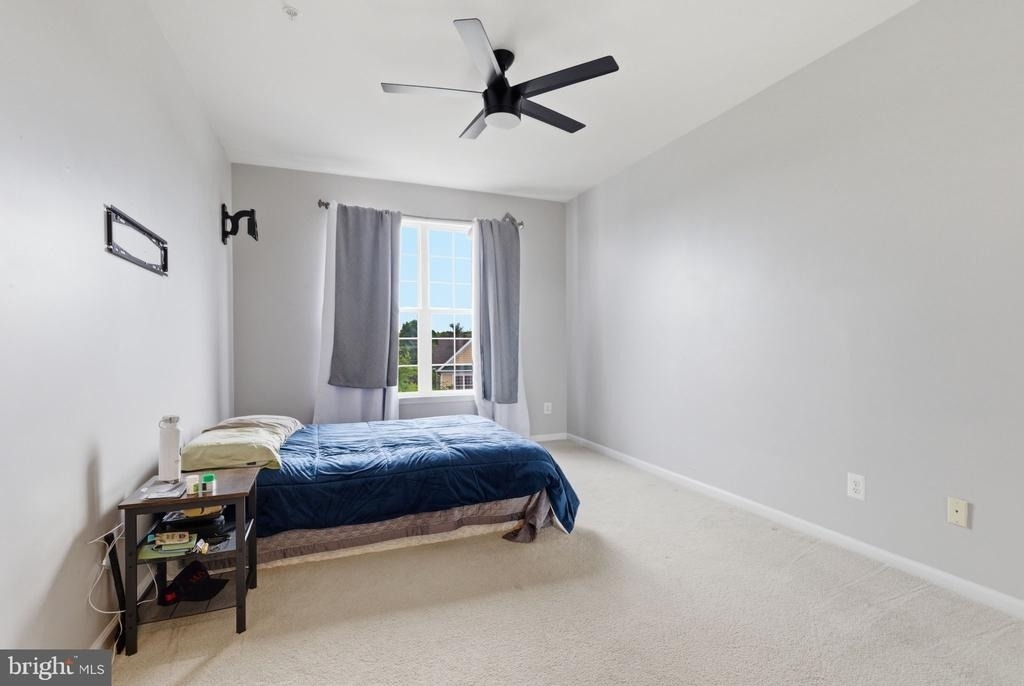 43905 Hickory Corner Terrace - Photo 13