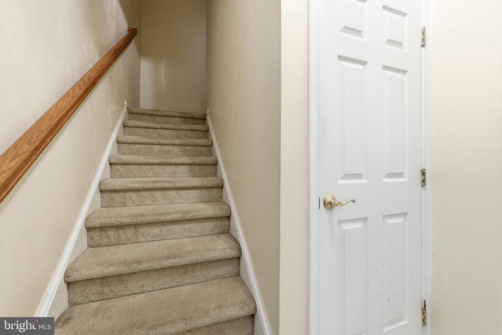 43905 Hickory Corner Terrace - Photo 10
