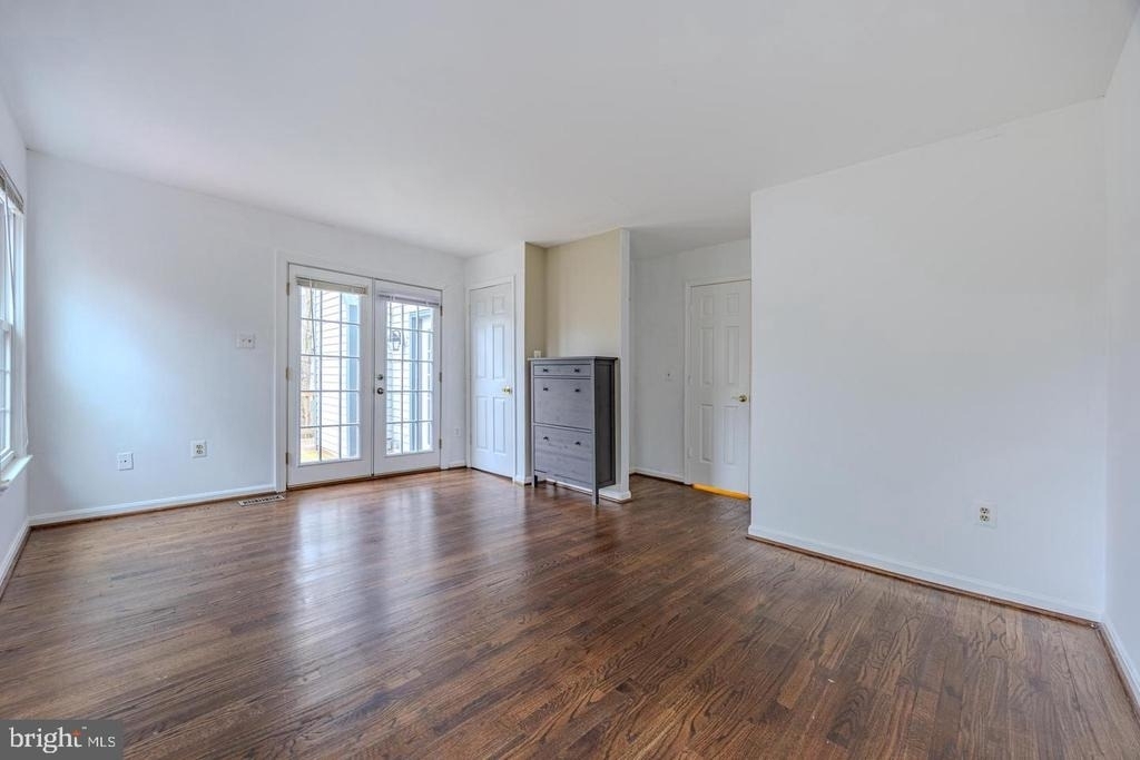 8200 Maple Ridge Avenue - Photo 10