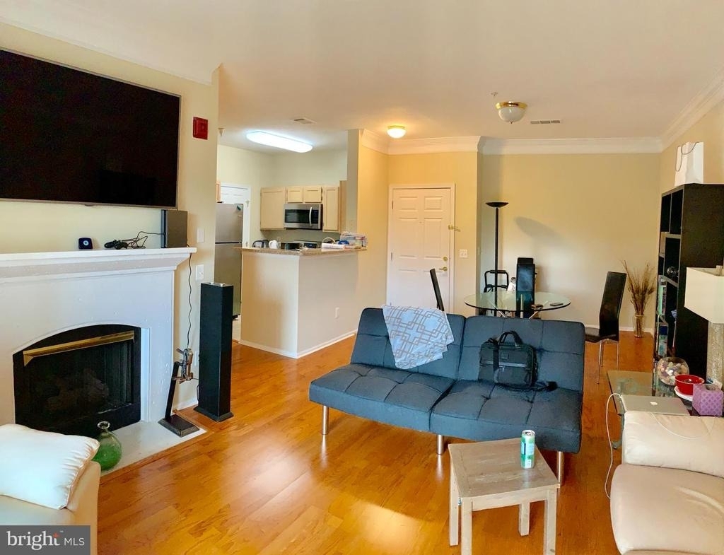 1591 Spring Gate Drive - Photo 4