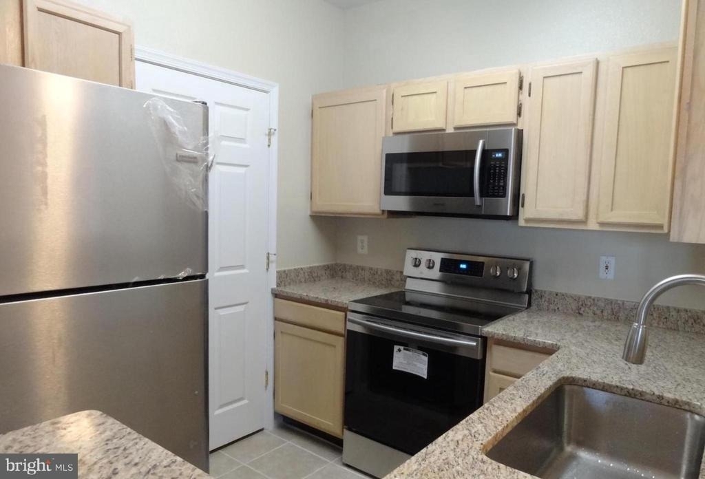 1591 Spring Gate Drive - Photo 5