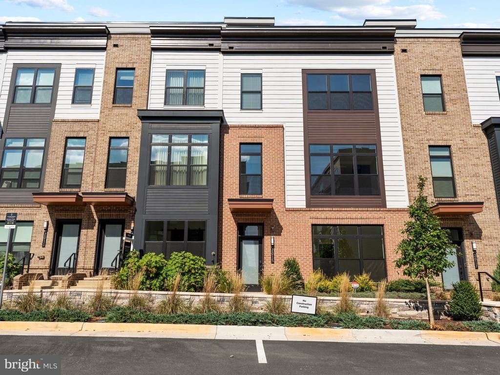 2015 Tysons Ridgeline Road - Photo 0