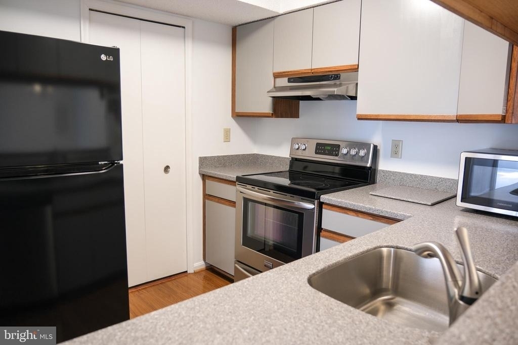 6941 Mary Caroline Circle - Photo 11