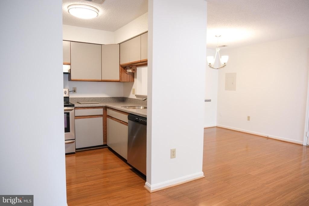 6941 Mary Caroline Circle - Photo 7