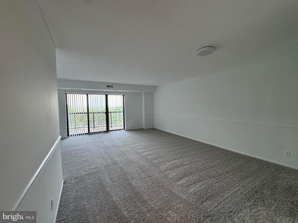 8350 Greensboro Drive - Photo 7