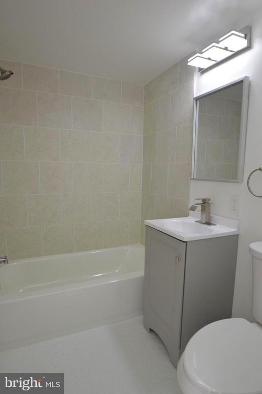 6411 Whippany Way - Photo 12