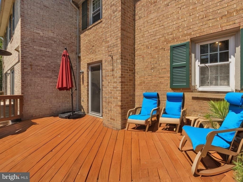 8247 Clifton Farm Court - Photo 17