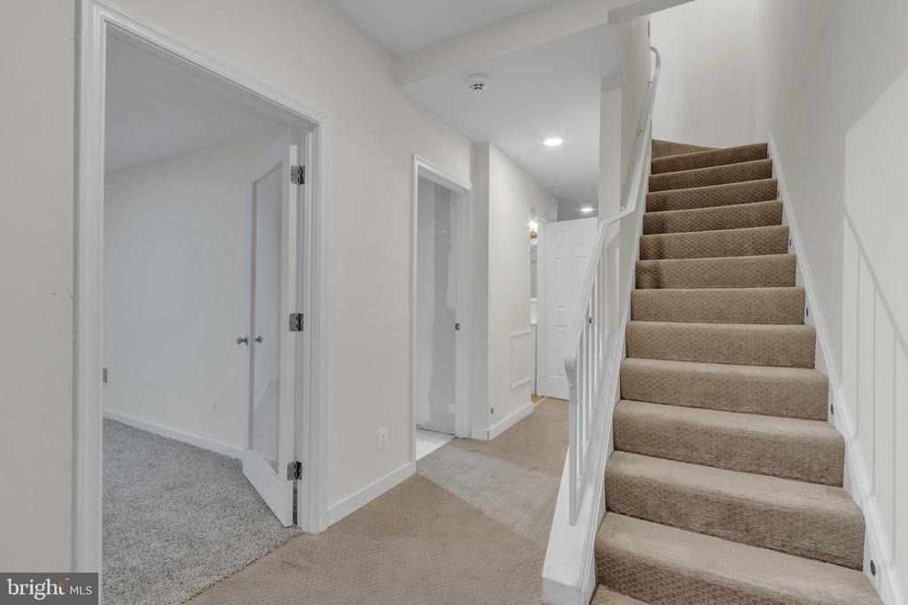 8247 Clifton Farm Court - Photo 13