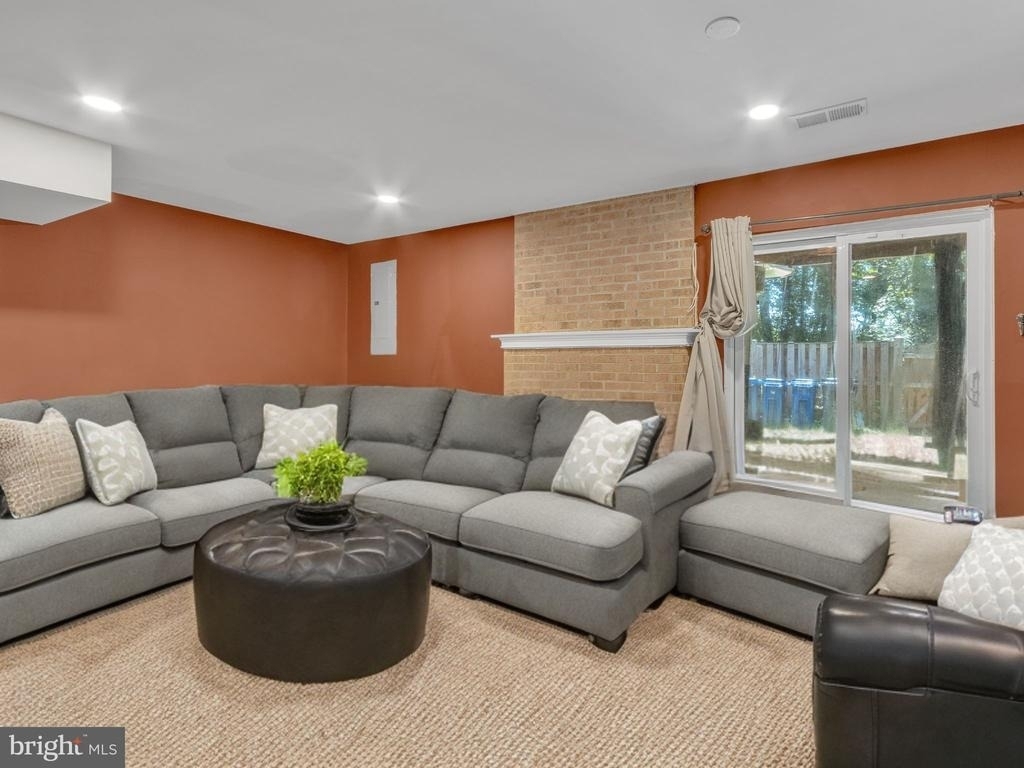 8247 Clifton Farm Court - Photo 14