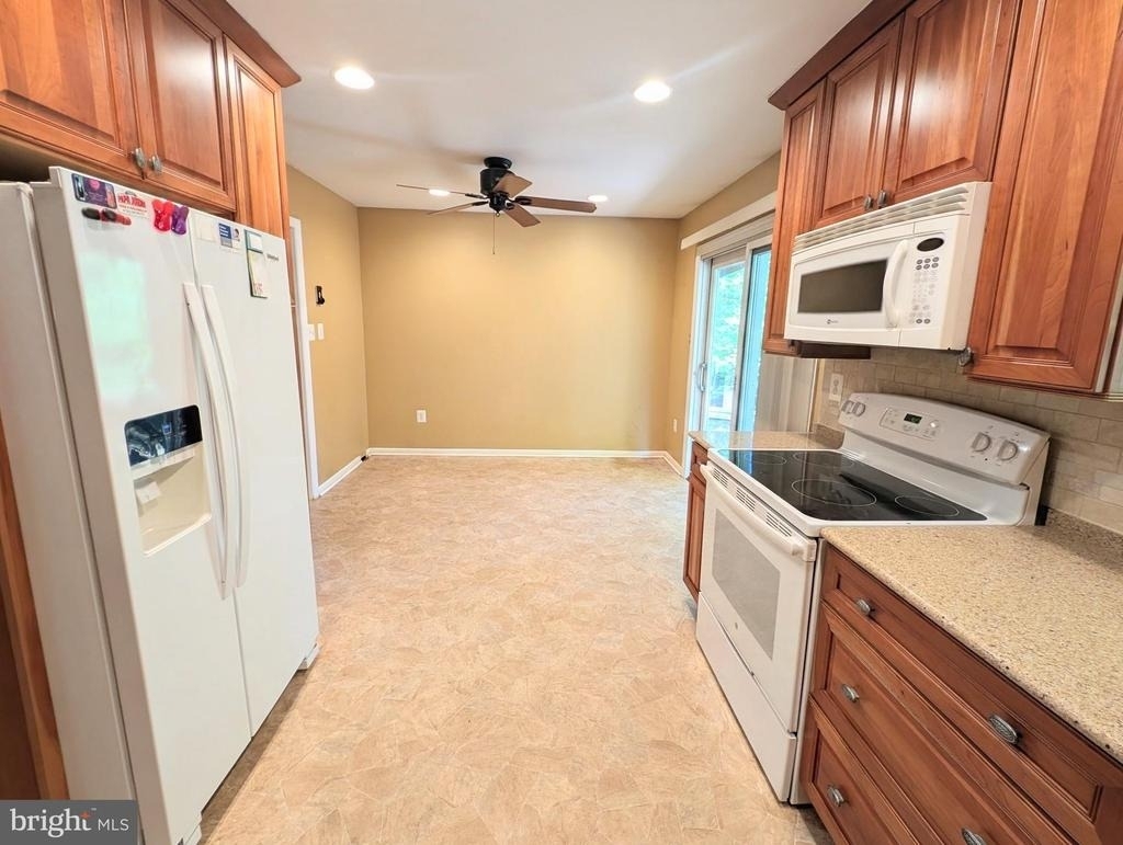 6416 Albemarle Street - Photo 10