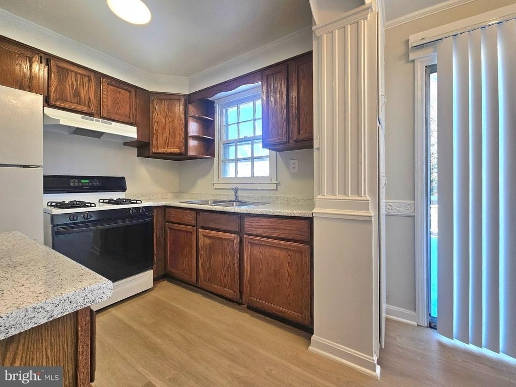 10902 Milburn Street - Photo 7