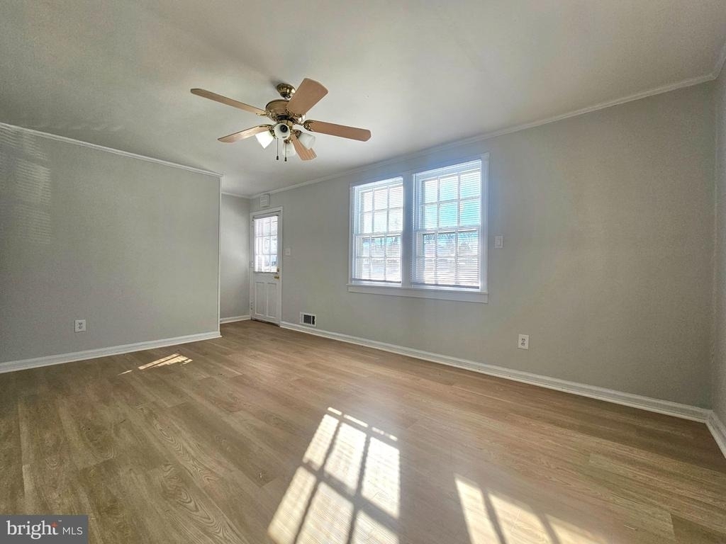10902 Milburn Street - Photo 2