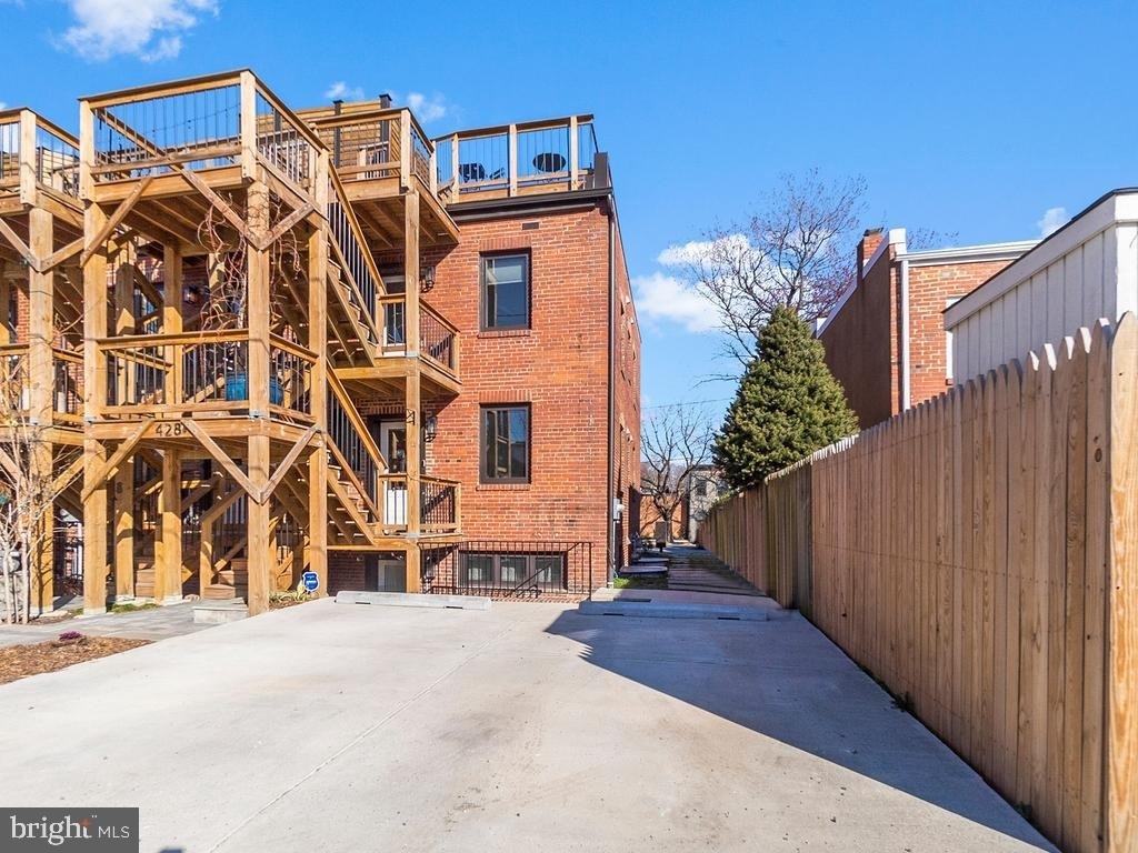 428 N Henry Street - Photo 21