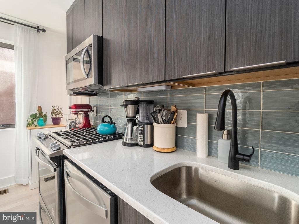 428 N Henry Street - Photo 19