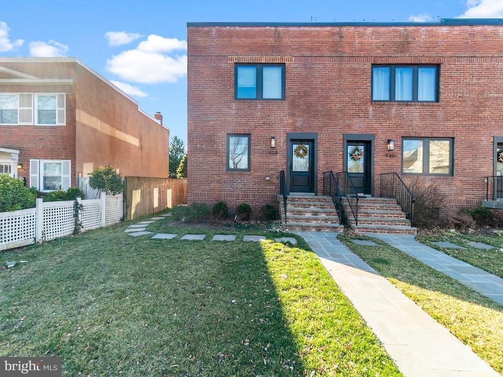428 N Henry Street - Photo 3