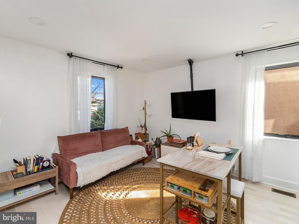 428 N Henry Street - Photo 6