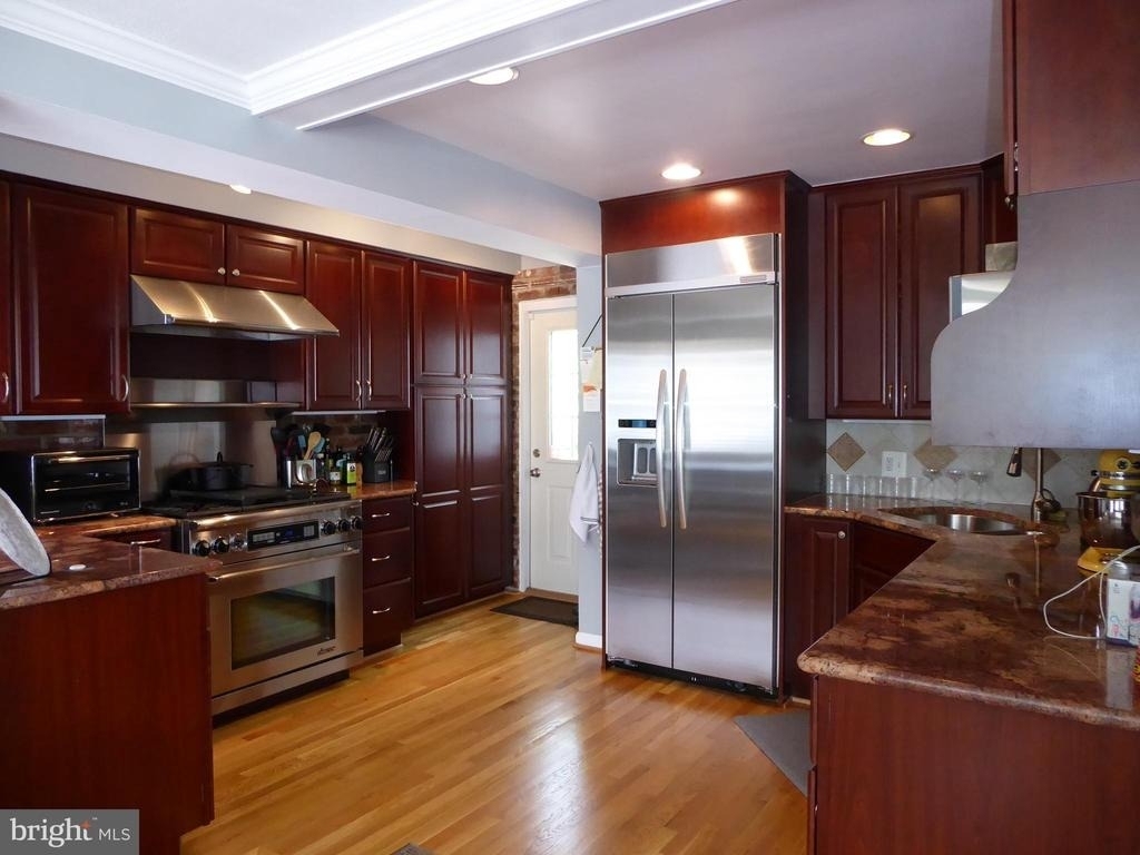 323 S Adams Street - Photo 9