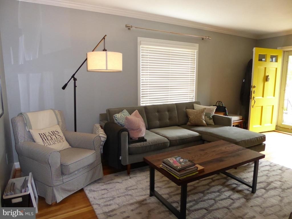 323 S Adams Street - Photo 4