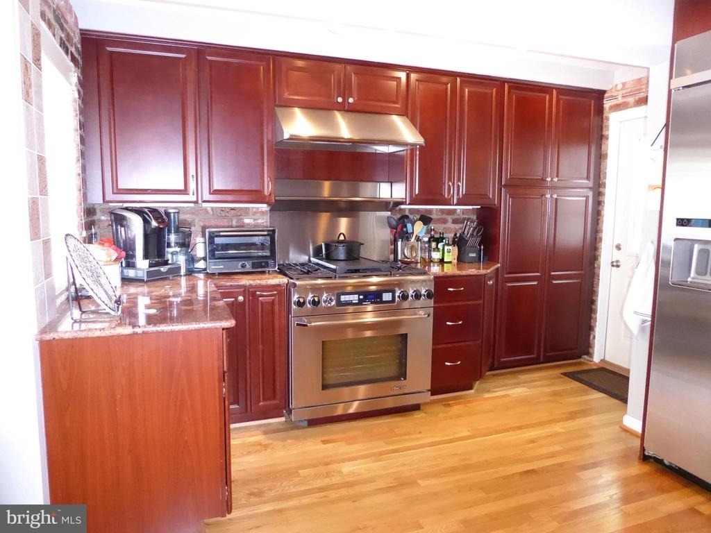 323 S Adams Street - Photo 10