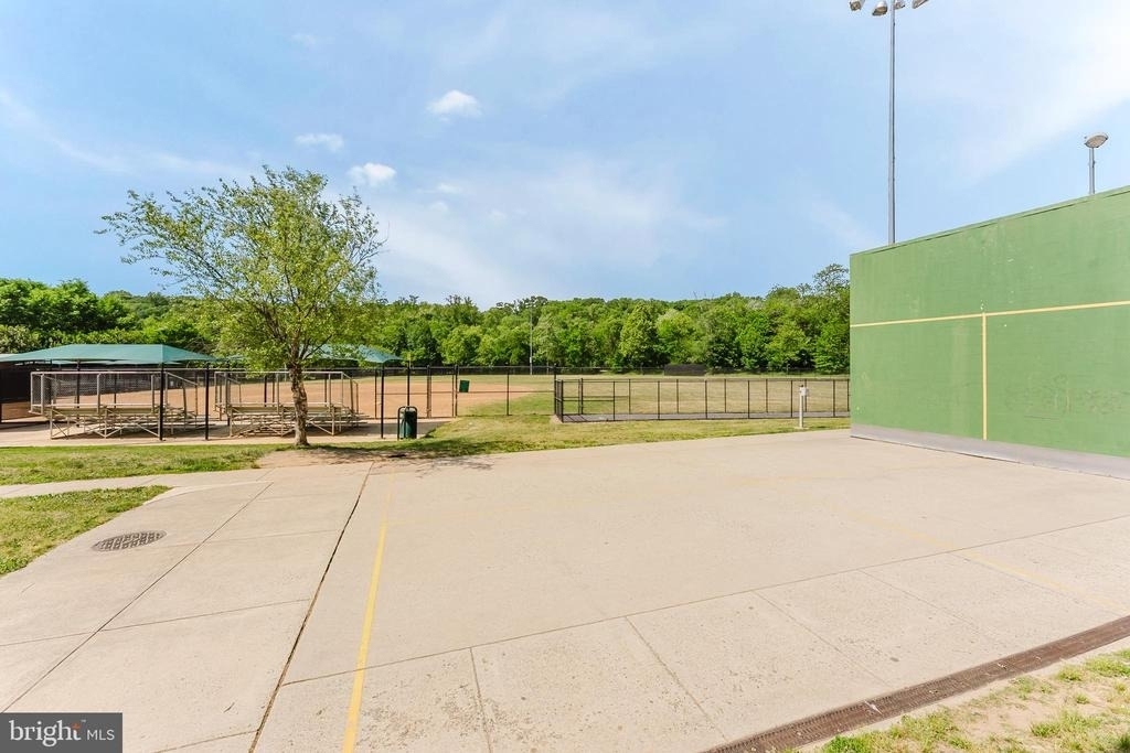 2725 S Walter Reed Drive - Photo 24