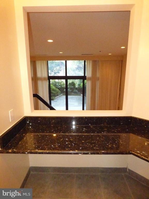 1401 N Oak Street - Photo 7