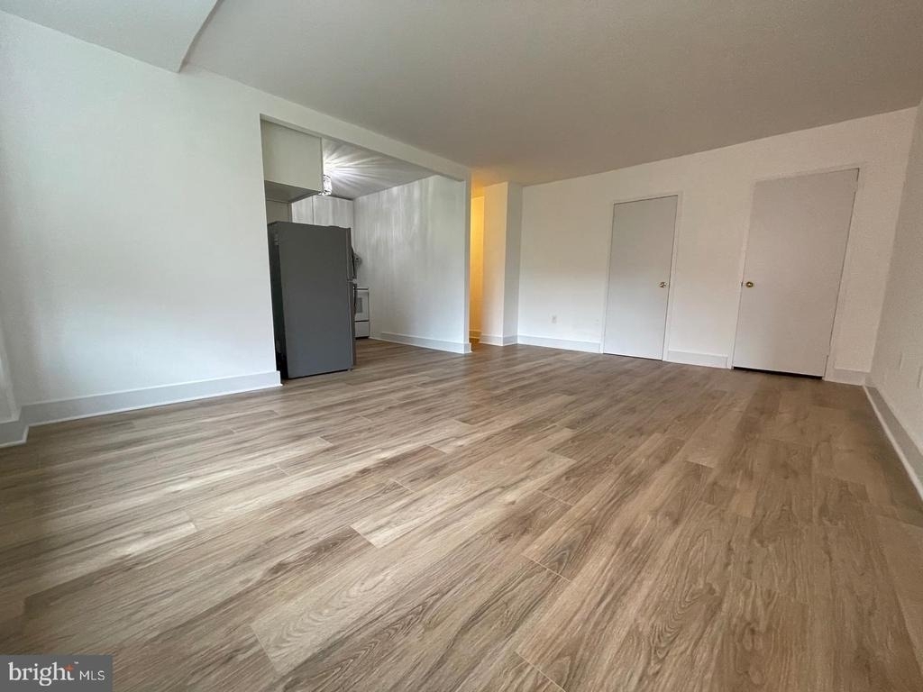 1021 Arlington Boulevard - Photo 2