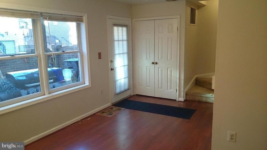 618 Tazewell Street N - Photo 8