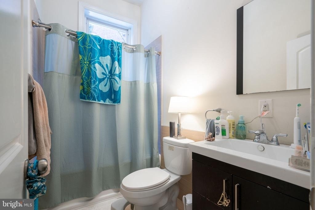 2033 Spruce Street - Photo 11