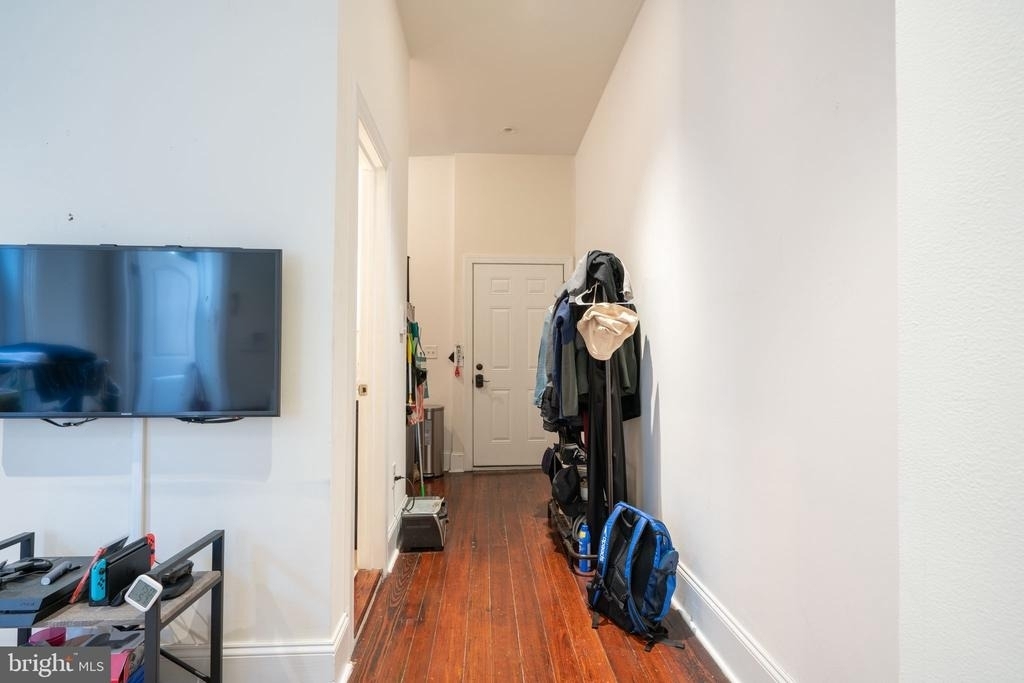 2033 Spruce Street - Photo 4