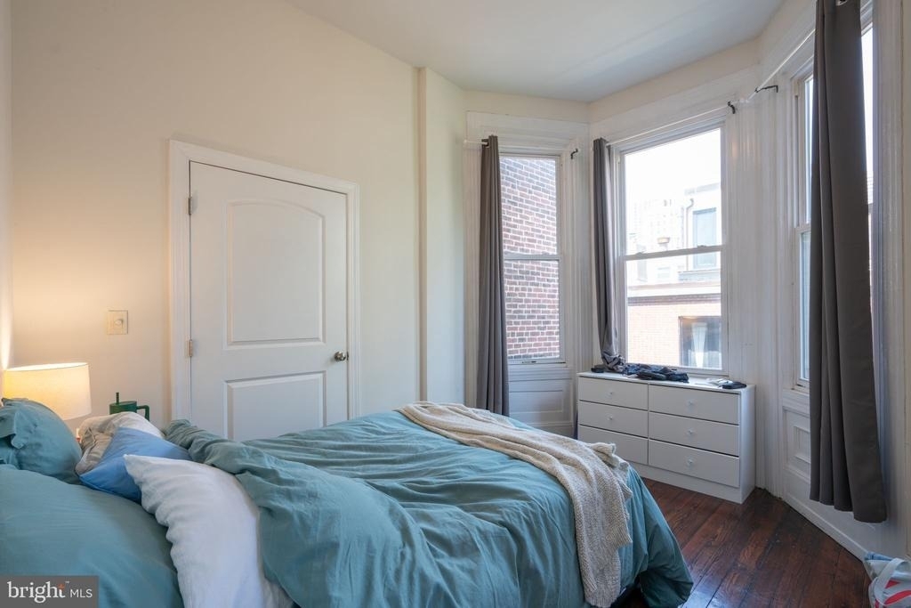 2033 Spruce Street - Photo 9