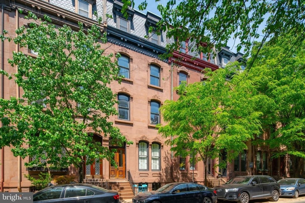 2033 Spruce Street - Photo 14