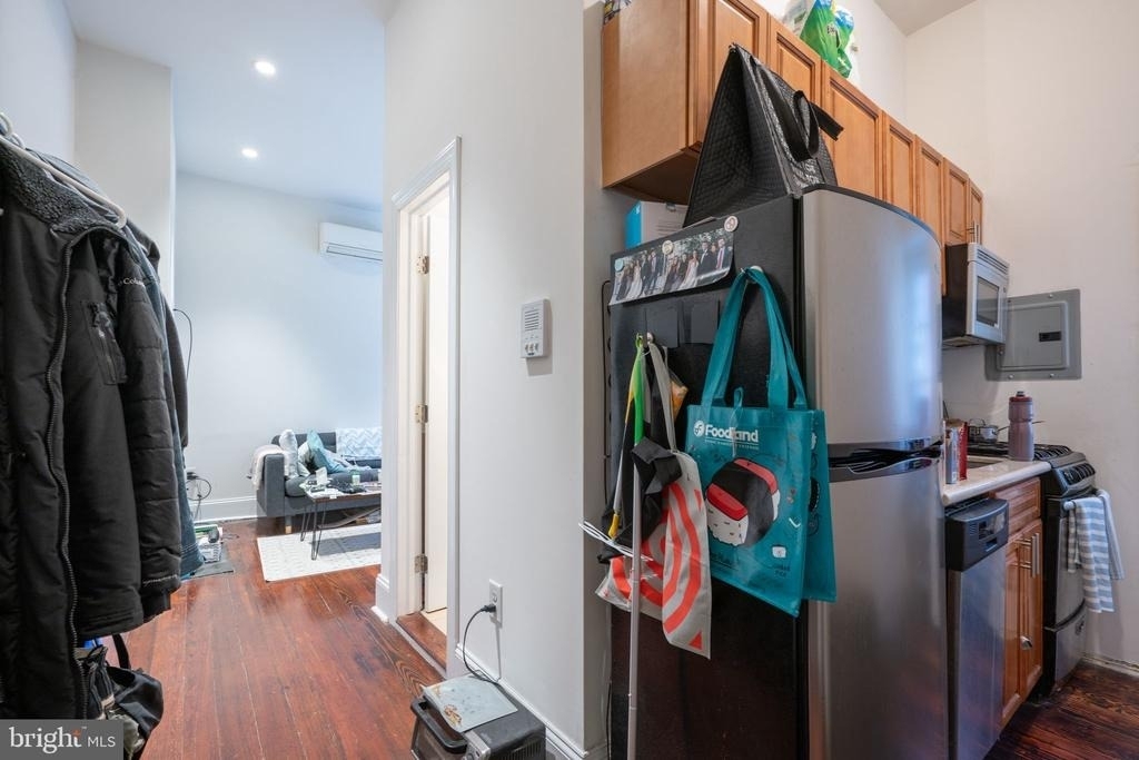 2033 Spruce Street - Photo 3