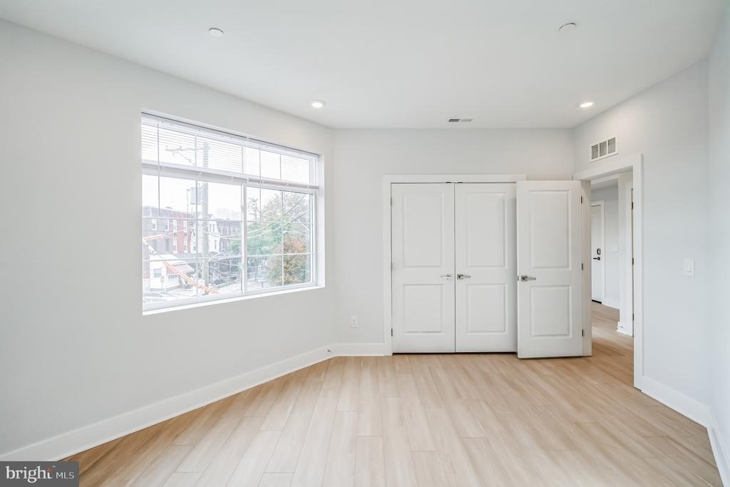 646 N 32nd Street - Photo 9