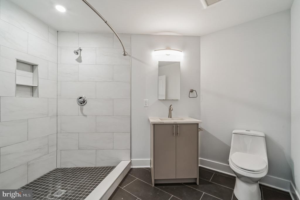 646 N 32nd Street - Photo 8
