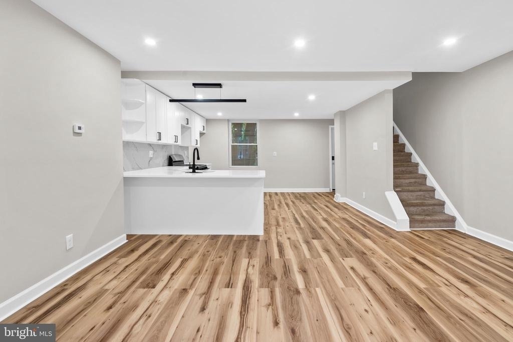 1908 N Croskey Street - Photo 6